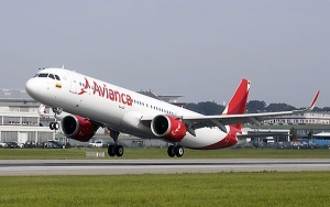 Avianca contin&uacute;a registrando un descenso en el tr&aacute;fico de pasajeros