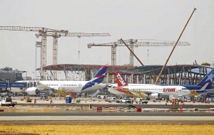 Ampliaci&oacute;n del aeropuerto Arturo Merino Ben&iacute;tez.