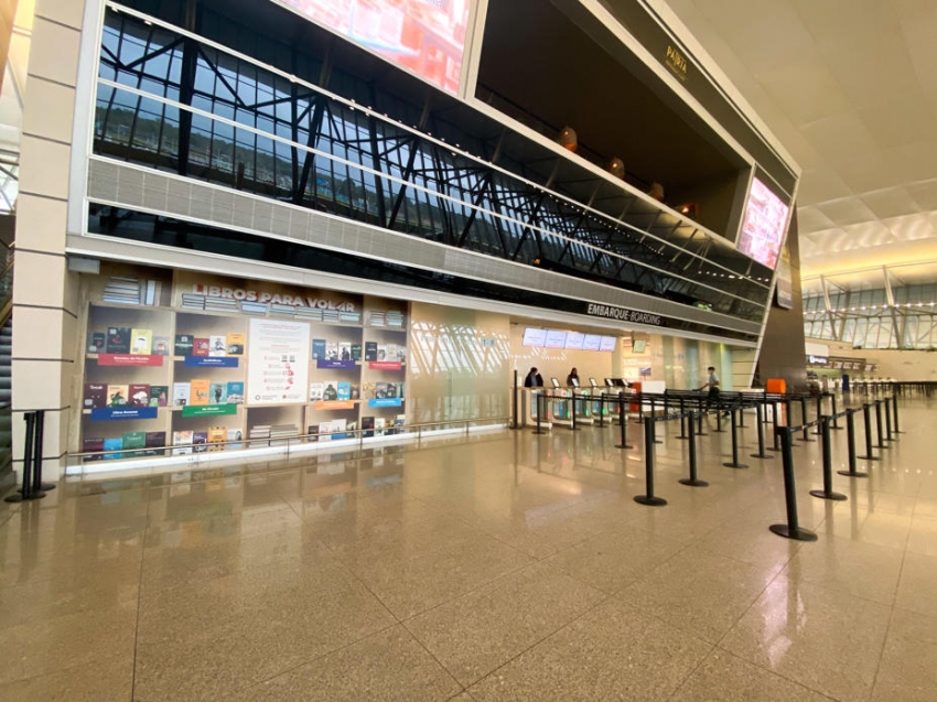 Aeropuerto de Carrasco y Biblioteca Pa&iacute;s de Plan Ceibal instalan biblioteca virtual para pasajeros