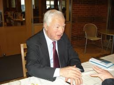Arthur Frommer: Gur&uacute; y periodista de turismo