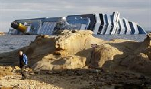 Los peritos descubren que el crucero 'Costa Concordia' sufri&oacute; una aver&iacute;a grave d&iacute;as antes del accidente