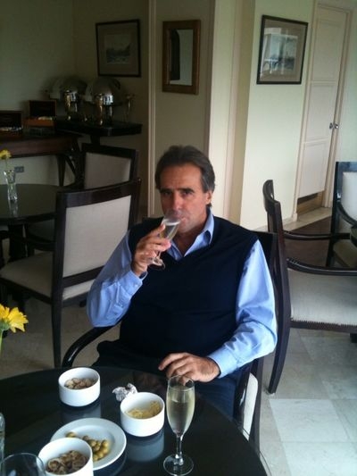 Brindando con champagne
