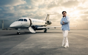 Jackie Chan es el primer cliente del Legacy 500 de Embraer en China