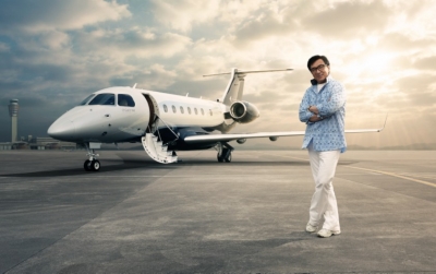 Jackie Chan es el primer cliente del Legacy 500 de Embraer en China