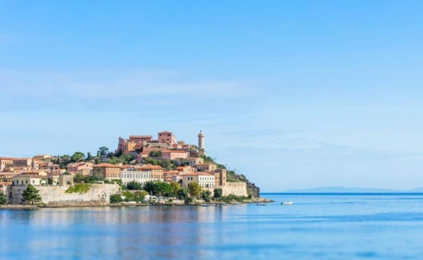 Elba, la isla italiana que te reembolsa el dinero de una noche de hotel si llueve