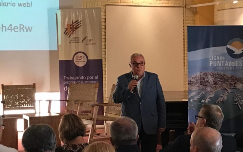 Bienvenida de Santiago Invidio, presidente de la Liga de Punta del Este.