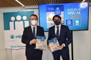 El presidente de Cajamar, Eduardo Bahamonde, y el presidente de Cehat, Jorge Marichal