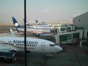 Volaris, Interjet y Viva presionar&aacute;n a Aerom&eacute;xico v&iacute;a Cofece para que libere slots en el AICM