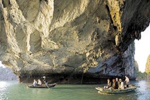 Bah&iacute;a de Halong, en Vietnam, una de las nuevas maravillas naturales del mundo. Foto: CORBIS