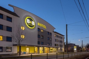 Las grandes cadenas inician la conversi&oacute;n de hoteles en oficinas