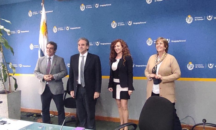 Mart&iacute;n Laventure, Director de Turismo de la Intendencia de Maldonado; Remo Monzeglio, Subsecretario de Turismo; Patricia Chabot, creadora y organizadora del evento; Ana In&eacute;s Ant&iacute;a, Directora Nacional DINAPYME.