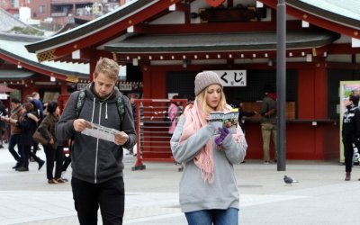 Al viajar, cerciorarse de leyes, costumbres y modismos