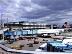 La huelga de controladores del aeropuerto de Frankfurt se prolongar&aacute; hasta el viernes