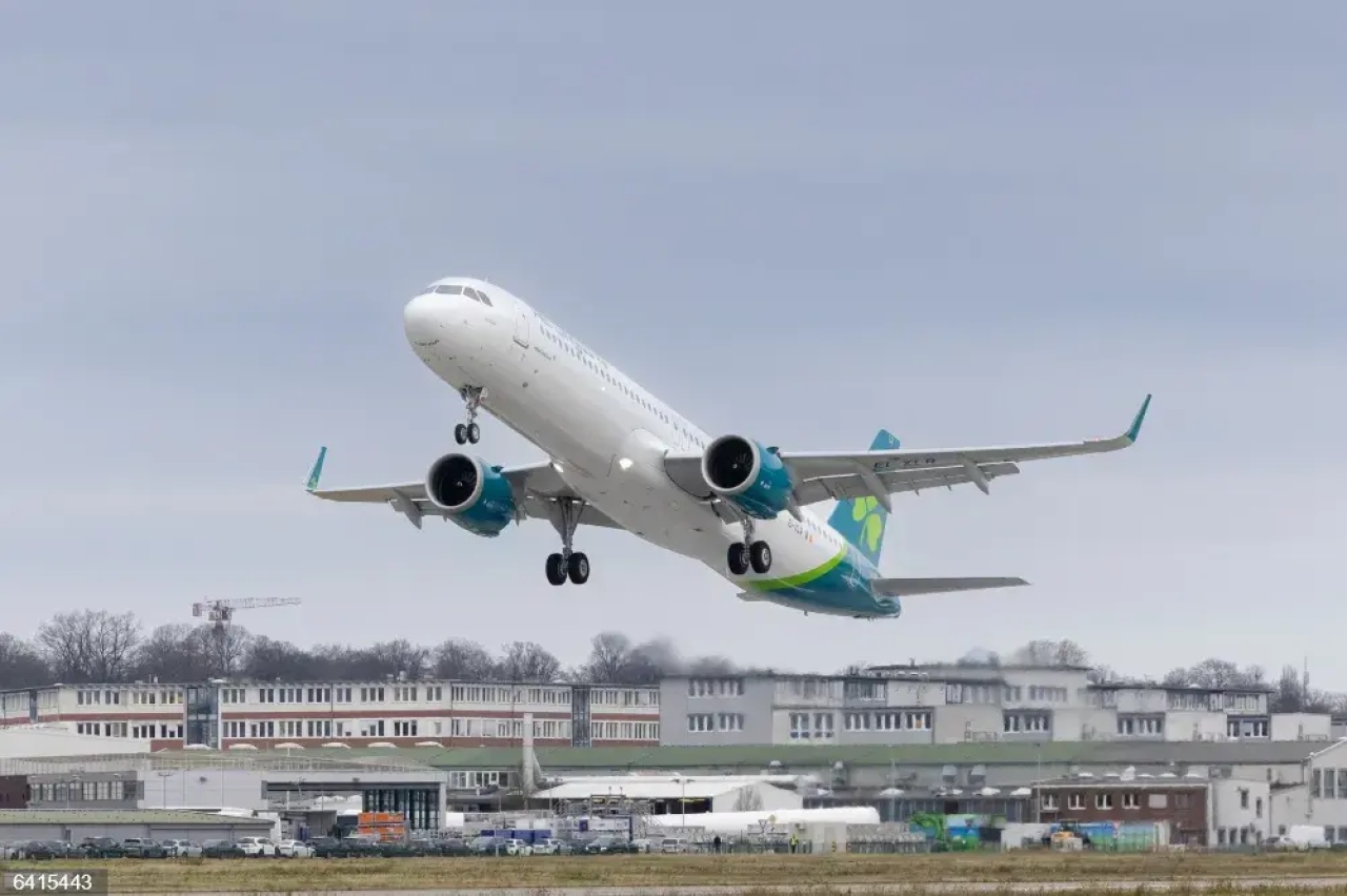Aer Lingus prev&eacute; recortar 500 empleos y reducir un 6% su capacidad