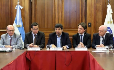 El presidente de CAME, Gerardo D&iacute;az Beltr&aacute;n, junto al secretario de Desarrollo y Promoci&oacute;n Tur&iacute;stica de la Naci&oacute;n, Alejandro Eloy Lastra y directivos de la Confederaci&oacute;n y de la CAT.