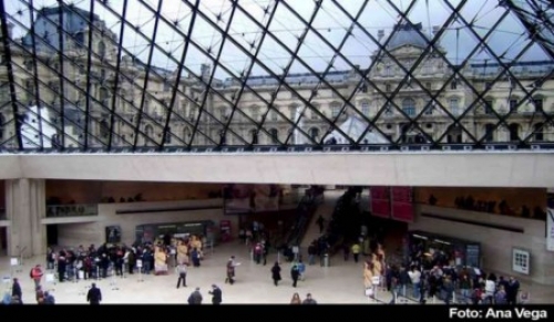 Pequeña guía para perderse en el museo del Louvre