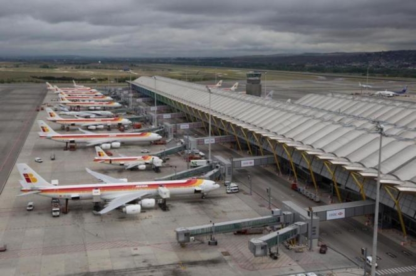 El precio del combustible y los costos de personal amenazan los m&aacute;rgenes de las aerol&iacute;neas pese al repunte del tr&aacute;fico