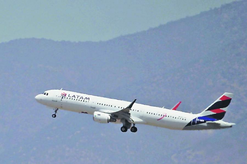 Latam y mayores aerol&iacute;neas globales sufren duras ca&iacute;das en bolsa por violenta alza del petr&oacute;leo tras ataque a refiner&iacute;a saudita