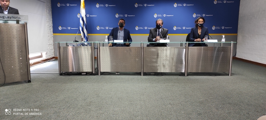 Director de Turismo de la Intendencia de Maldonado, Martin Laventure; Ministro de Turismo Interino, Remo Monzelio; Presidente de la Asociaci&oacute;n de Promoci&oacute;n Tur&iacute;stica de Piri&aacute;polis, Roci&oacute; Muslero  