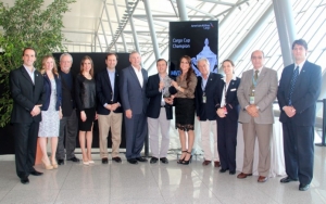Distinguen operativa de carga de American Airlines en Carrasco