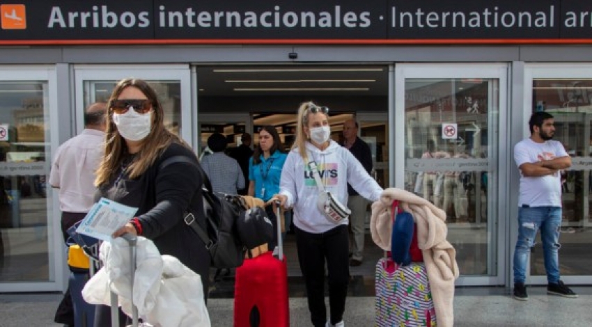 Argentina pediría pasaporte sanitario a turistas extranjeros a partir de agosto