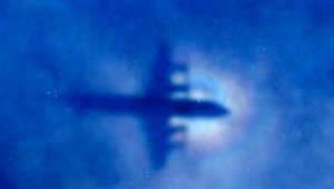 Australia reanudar&aacute; b&uacute;squeda de avi&oacute;n malasio desaparecido