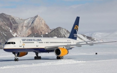 Un Boeing 757 aterriza por primera vez en la Ant&aacute;rtida
