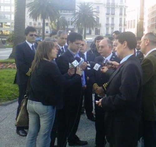 Mazzilli con la prensa el fatídico 12 de setiembre