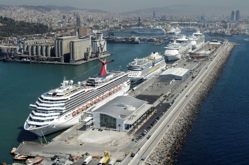 Puerto de Barcelona bate r&eacute;cord de cruceristas y barcos de crucero