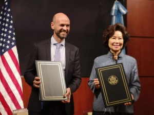 Argentina y EE.UU. modernizan su acuerdo bilateral y flexibilizan restricciones de rutas y frecuencias