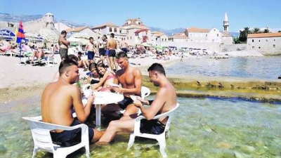 Las playas de Budva se extienden sobre la costa del mar Adriático, cerca de Podgorica.