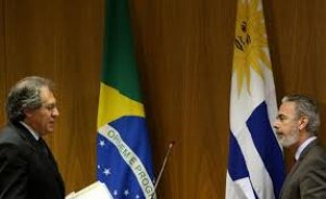 Parlamento uruguayo estudiar&aacute; proyecto sobre residencia permanente de uruguayos y brasile&ntilde;os