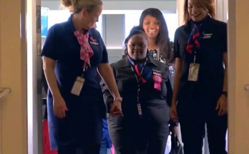 American Airlines &ldquo;ficha&rdquo; a su primera azafata con s&iacute;ndrome de Down