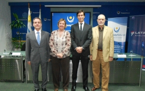 Gerente General LATAM Airlines Uruguay, Javier Mac&iacute;as; Ministra de Turismo, Liliam Kechichian;  Director de Ventas Regional de Latinoam&eacute;rica y Ocean&iacute;a, Javier Ocaranza; Subsecretario de Turismo Benjam&iacute;n Liberoff.