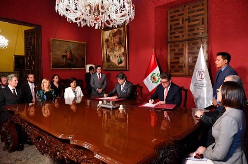 Per&uacute;: se firm&oacute; convenio de colaboraci&oacute;n entre el ministerio de RREE y la CANATUR