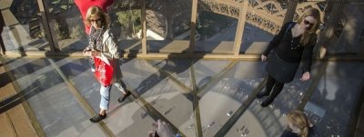 La Torre Eiffel renueva la primera planta