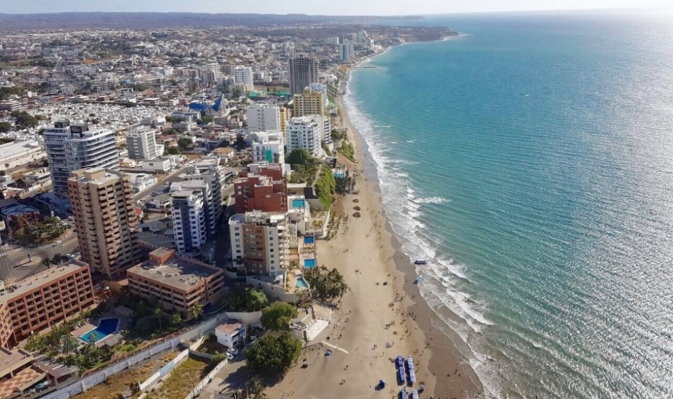 En la costa del Pacífico de Manabí, se encuentra la ciudad de Manta