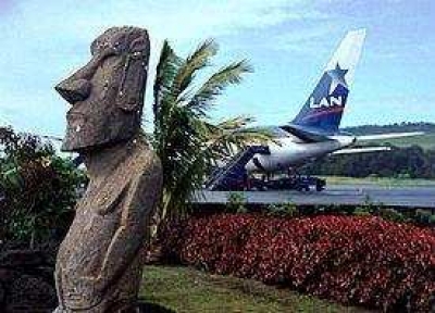 Avi&oacute;n de LAN en la Isla de Pascua, uno de los destinos m&aacute;s conocidos del pa&iacute;s