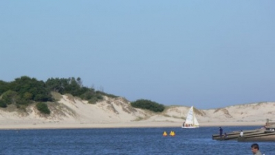 Uruguay: interesados en la explotaci&oacute;n de servicios en las playas de Canelones