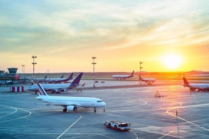 El Consejo Internacional de Aeropuertos pide reforzar la cadena de suministro del combustible de aviaci&oacute;n sostenible