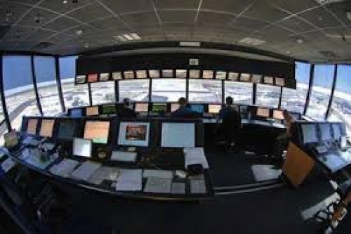 El anuncio del cierre de torres de control en EEUU se retrasa hasta el viernes