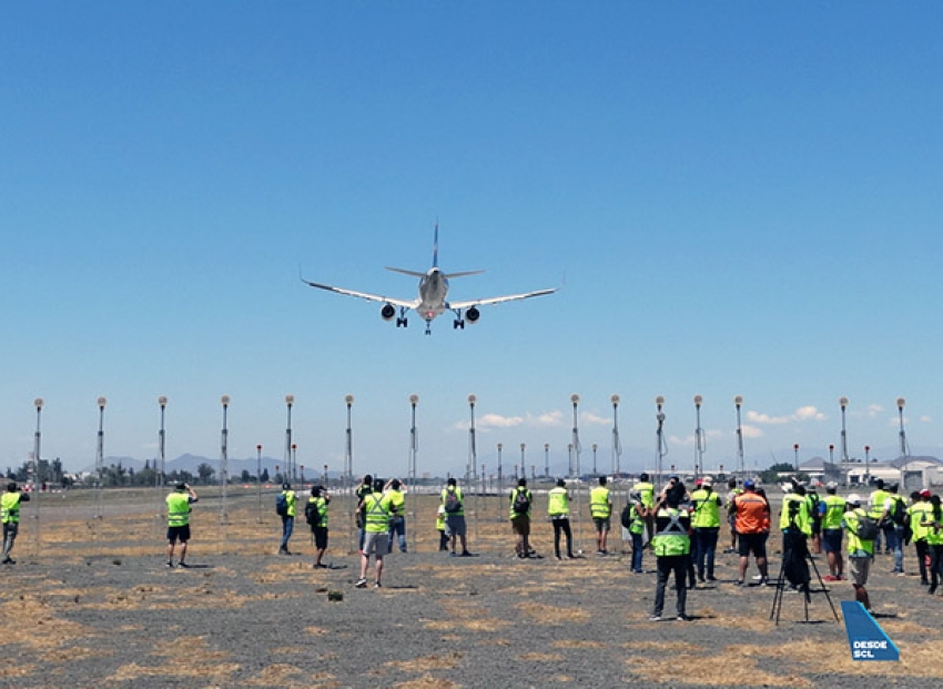Aeropuerto de Santiago vuelve a abrir sus puertas a la comunidad en un evento internacional