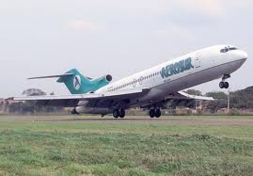 Gobierno boliviano negocia alianzas para cubrir rutas ante problemas de AeroSur