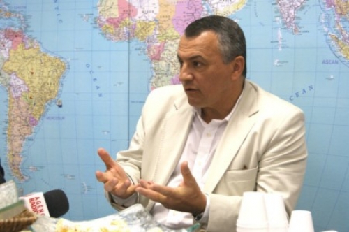 Embratur se reuni&oacute; con autoridad sudafricana de turismo para compartir los secretos de la Copa