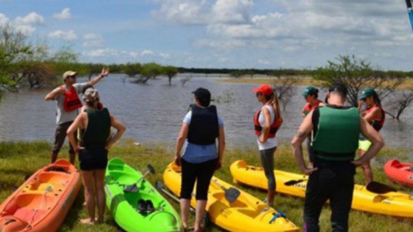 Paseos guiados por humedales, un atractivo del turismo santafesino. 