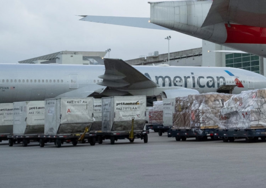 American Airlines tambi&eacute;n inicia vuelos de prueba para transportar vacunas
