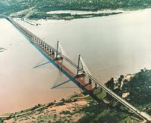 Municipios de Paraguay y Argentina piden nuevo puente para potenciar el turismo