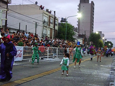 Ritmo y color en Banfield con el &quot;Carnaval de la Argentina&quot; 