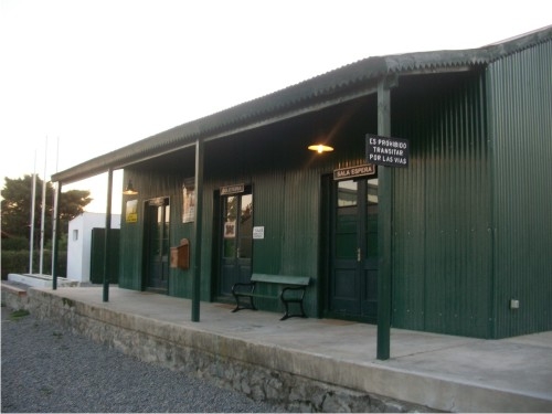 Reconstrucción de típica estación rural