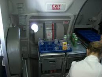 Dialoguitos en el Galley